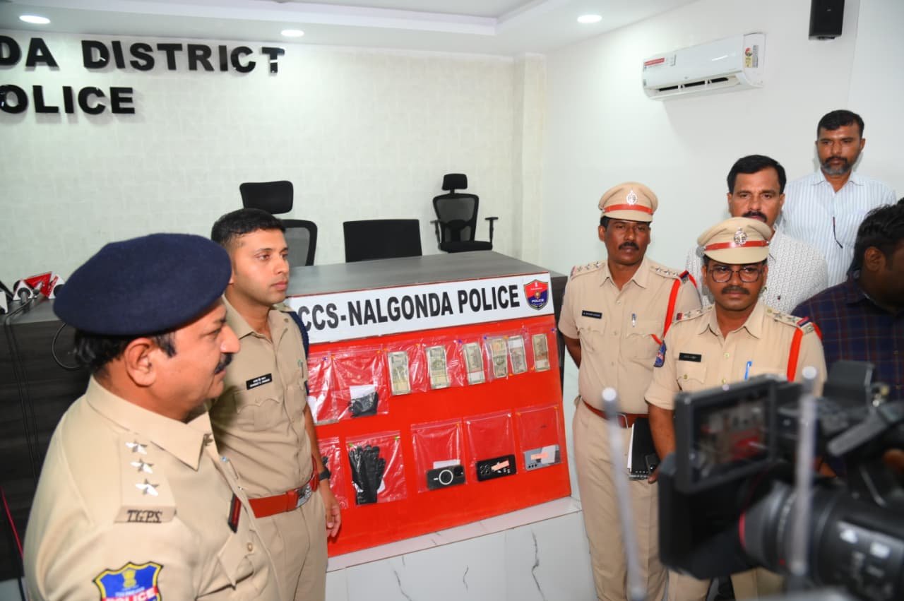 “పాఠాలు చెప్పిన టీచర్‌ను హతమార్చిన విద్యార్థులు” - Additional Image